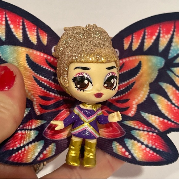 Hatchimals Pixies Wilder Wings Groovy Ginny Glittery Pixie & Snow Ball Sierra! - Picture 10 of 14